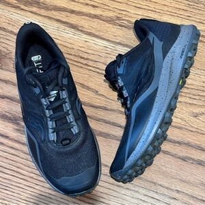 EUC Saucony Peregrine 12 trail running shoes women’s size 9.5W black & charcoal